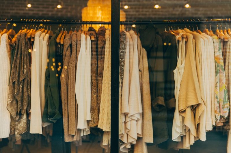 magasin-TRIGANCE-min_clothe_fashion_store_shop_window_store_front-21277